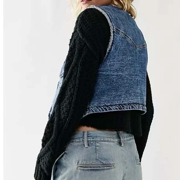 Free People/ We The Free Denim Vest With White Sherpa Lining Size XS - Picture 8 of 12